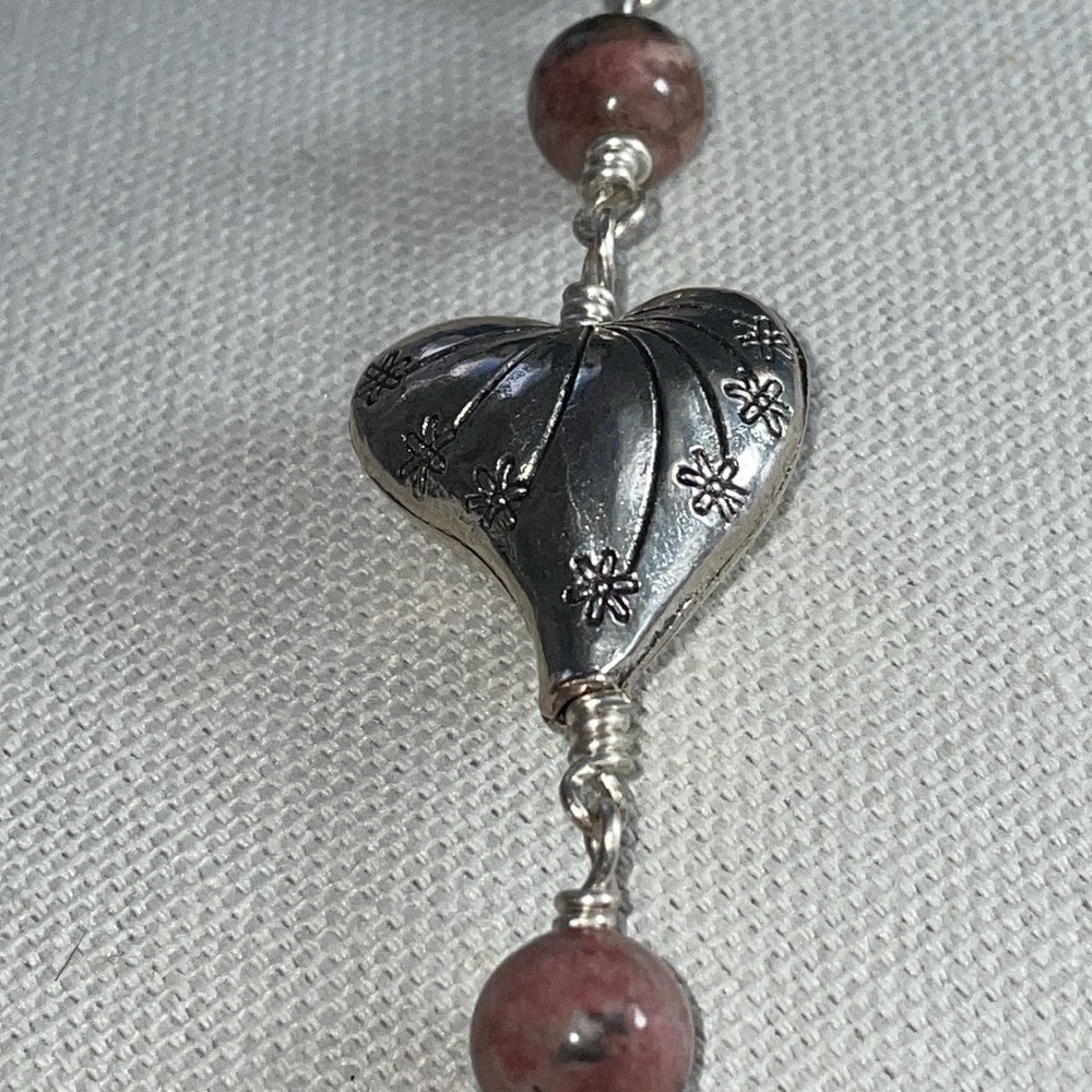 NWT. Handmade Wire wrapped Heart Bracelet.